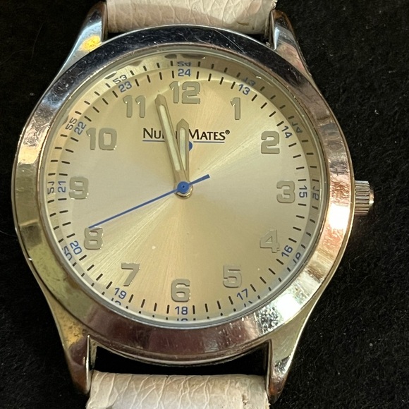 Signed Nurse’s mates watch with second hand. - Picture 1 of 3